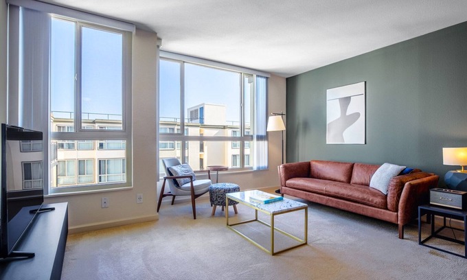 North Beach Apartment | Airy North Beach 1BR w/Pool, Fitness Center, near Muni, by Blueground