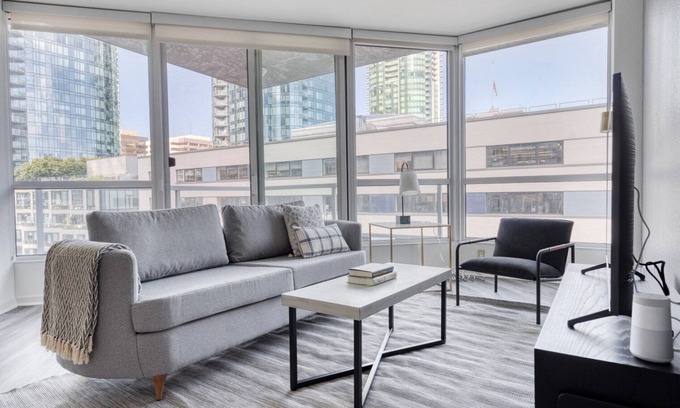 Rincon Hill Apartment | Airy Rincon Hill 1BR w/Gym & Lounge, walk to Embarcadero, by Blueground