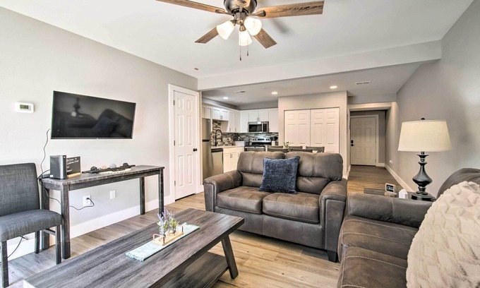 Kimberling City House | Airy Townhome: Close to Kayaking & Boating!