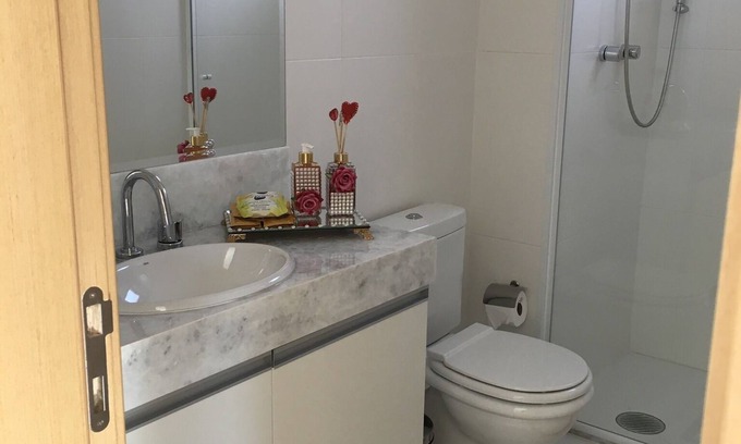 Santana Apartment | Aischa Hum cover, beautiful with a charming look