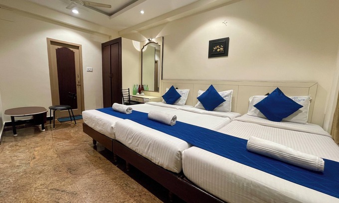 Kanchipuram Hotel | AKG Lodge