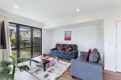 Mangere House | AKL Air port 6 km, free car park, spacious & Bright