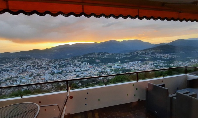 Lugano Apartment | Al Bosco 71A: comfortable, sunny and quiet, 2½ rooms apartment, pool & sauna