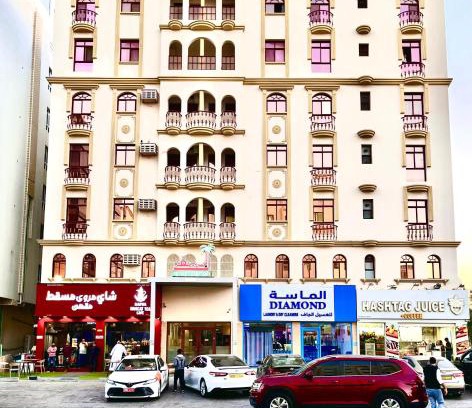 Al Ghubrah Ash Shamaliyyah Hotel | Al Reef Hotel Suits