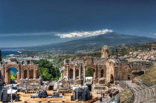 Taormina Apartment | Al Teatro Antico Rooms & House
