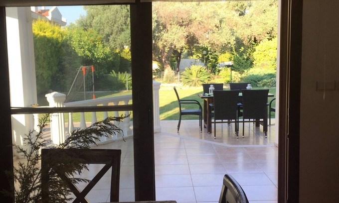 Tokoglu Villa | Alaçatı mansion with big garden under olive trees