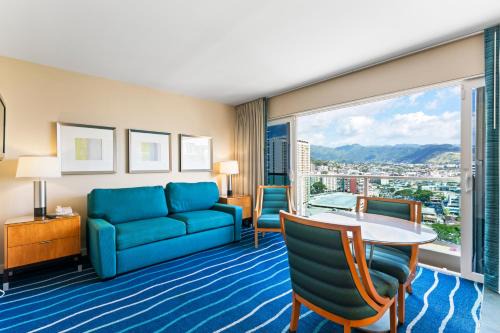 Ala Moana Apartment | Ala Moana Hotel 1 bedroom sleeps 4 with King bed