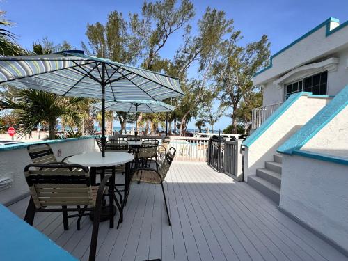 Holmes Beach Apartment | Alamanda Villa on Holmes Beach