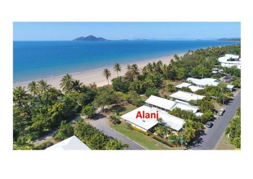 Mission Beach House | Alani - Absolute Beachfront - Sleeps up to 10