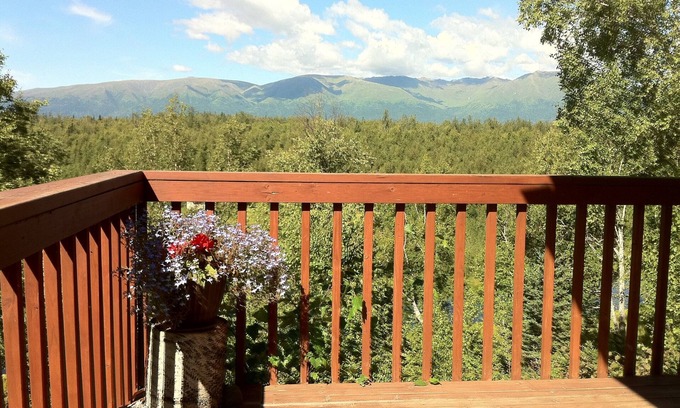 Wasilla Cabin | Alaska Creekside Cabins