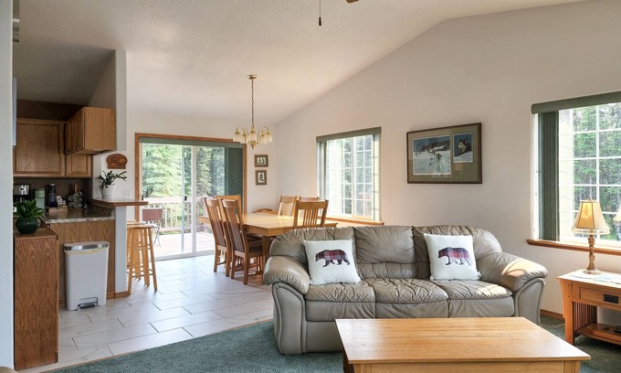 Sterling House | Alaska Fly In/Drive In, Kenai Peninsula Lodging