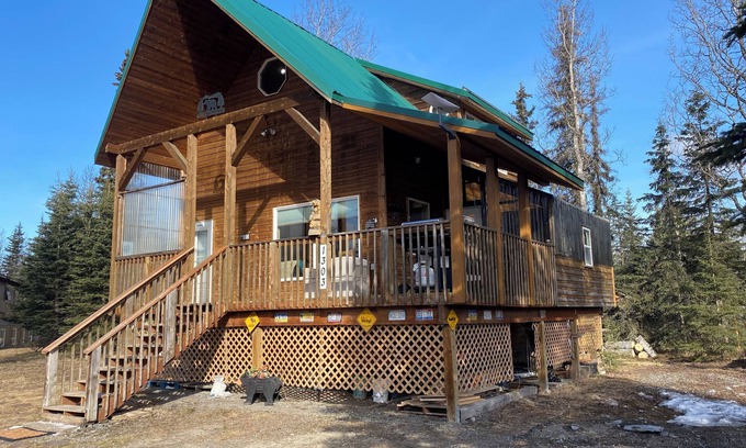 Kenai Cabin | Alaskan cabin retreatnClose to the beach and world famous kenai river