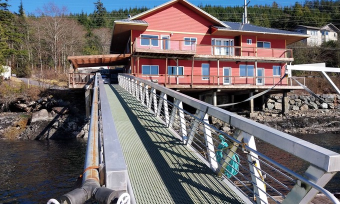 Ketchikan Apartment | Alaskan Fishing package, water front 3 bedroom apt, Car and fishing boat