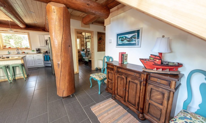 Bear Creek Cabin | Alaskan Log Cabin