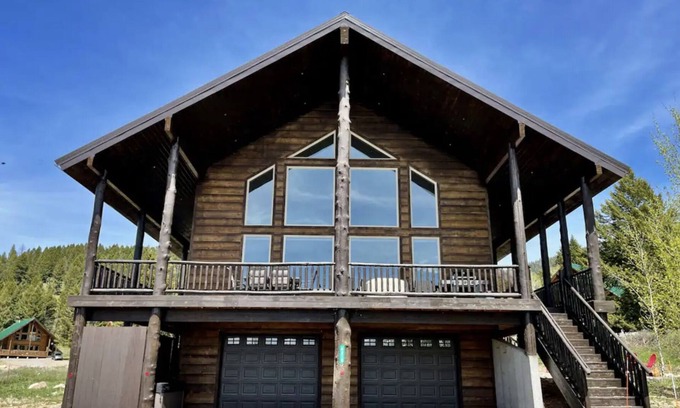 Island Park Cabin | Alaskan Moose Lodge-10 Miles 2 YNP+Hot tub+Wifi+AC