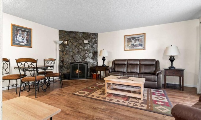 Sand Lake Apartment | Alaskan WolfDen Close to airport centrally located