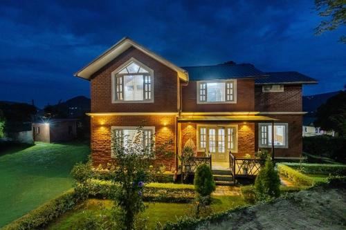 Bhimtal Villa | Alaya Stays 3 BHK Pet-friendly with Garden - Ahilya