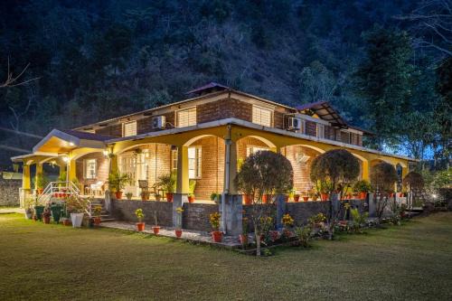 Bullawala Villa | Alaya Stays Country Ville - 3 BHK Pet Friendly Villa with Lush Garden & Kids Room