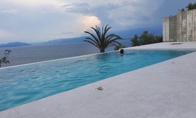 Pella Region Apartment | Alba Ocean View Luxury Suite