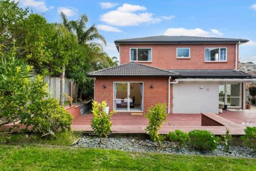Fairview Heights House | Albany Bolthole with Queen Beds and Kitchenette