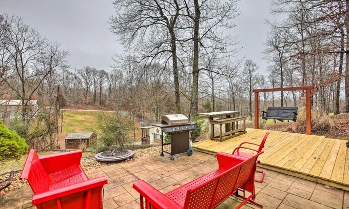 Albany House | Albany Home Less Than 1 Mi to Dale Hollow Lake!