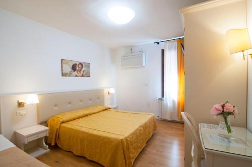 Santa Croce Hotel | Albergo ai Tolentini