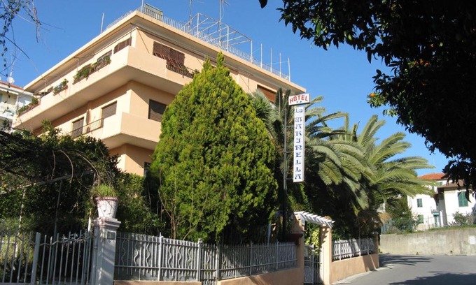Varazze Hotel | Albergo La Marinella