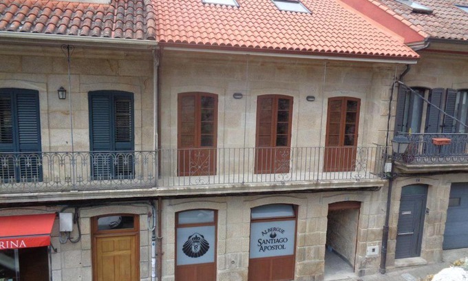Redondela Hostel | Albergue Parroquial Santiago Apostol de Redondela