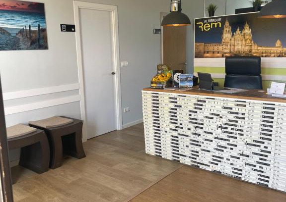 O Pedrouzo Hostel | Albergue Rem
