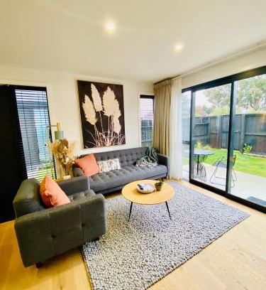 Albert Town House | Albert Town, Wānaka Townhouse - Toi Toi