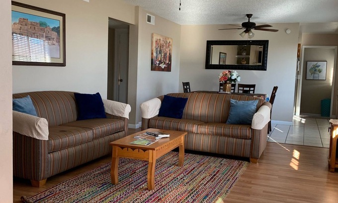Northeast Heights House | Albuquerque Get Away -3 BDR Townhouse. Centrally located