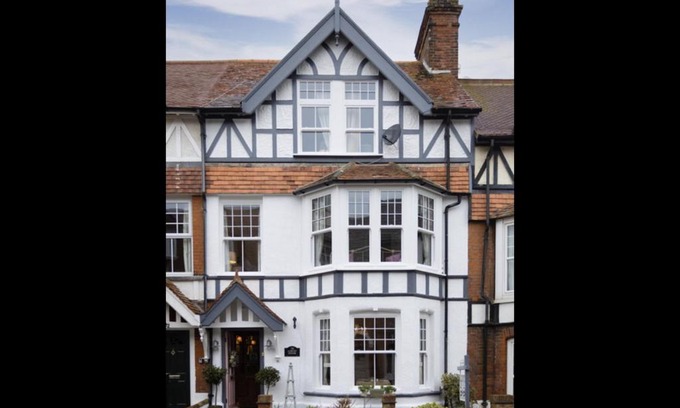 Cromer Bed & Breakfast | Albury House