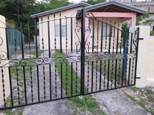 Montego Bay House | Aldae Inn