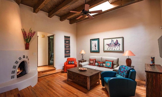 Northeast Santa Fe House | Alegre - Darling Vacation Home, Walk to the Plaza
