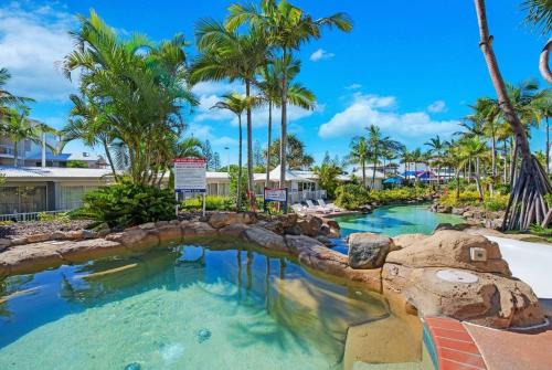 Alexandra Headland Apartment | Alex Heads Beachfront Resort 2 bedroom apartment