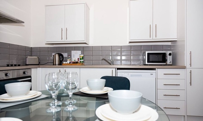 Newcastle-upon-Tyne Apartment | Alexander Apartments Powdene House