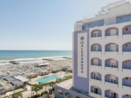 Misano Adriatico Hotel | Alexandra BB & Brunch - Beach Front - Healthy XXL Breakfast & Brunch until 12 30 - parking included