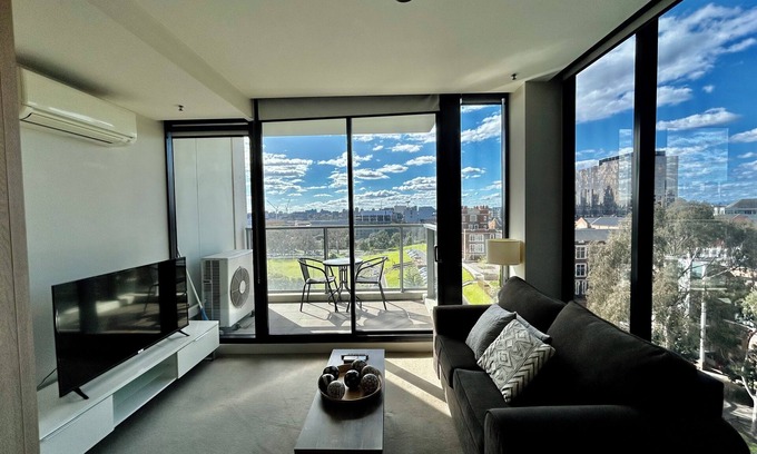 South Yarra Apartment | Alexandra | Pearl Apartment with panoramic views