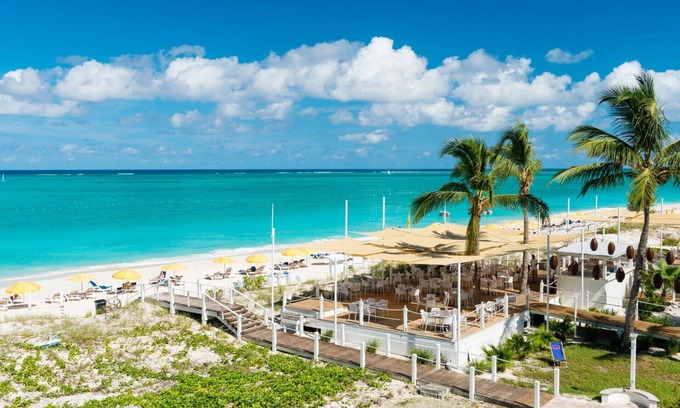 Grace Bay Condo | Alexandra Resort - Deluxe One Bedroom Beachfront Unit on Grace Bay