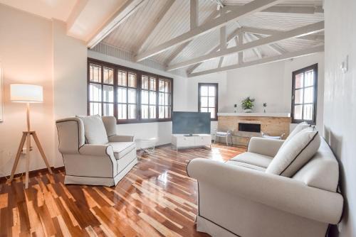 Gialova House | ALEXANDRE MAISON Beachfront Gialova Vacation Home