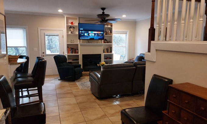Jefferson Manor House | Alexandria close to DC Metro Train and all the attractions, 6 brm - 4 bath