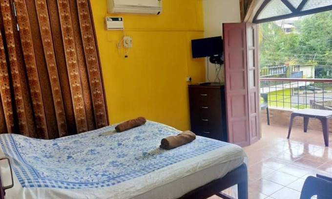 Candolim Hotel | Alexmarie Holiday Home (1) nr Candolim Beach