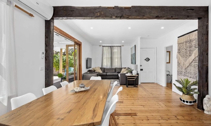 Barwon Heads House | Alfred's on Hitchcock Large Family Home central Location in heart of town &Wifi