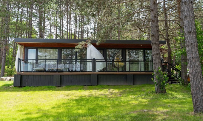 South Algonquin Cabin | Algonquin's Edge Resort | Waterfront 8