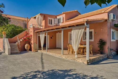 Anafonitria House | Alice Happy place 1 , only 5 minutes from the shipwreck!