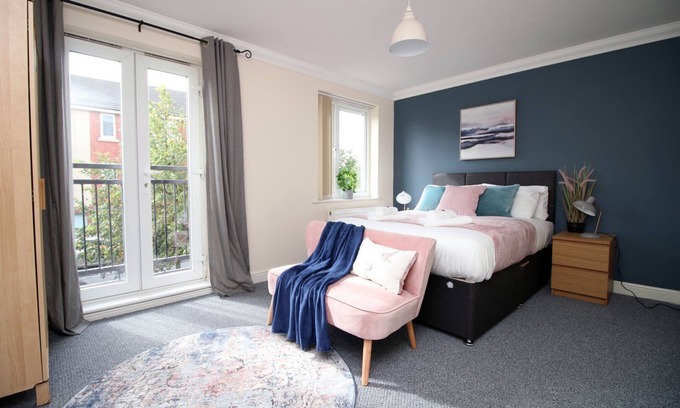 Newport House | Alicia's Way by Tŷ SA