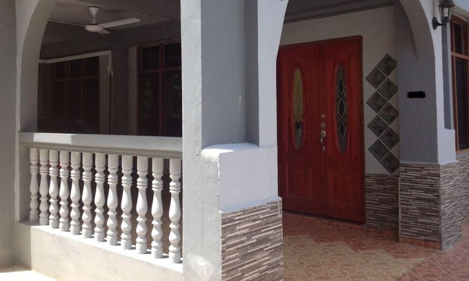 Wakaf Che Yeh House | Alif Holiday Home At Kota Bharu