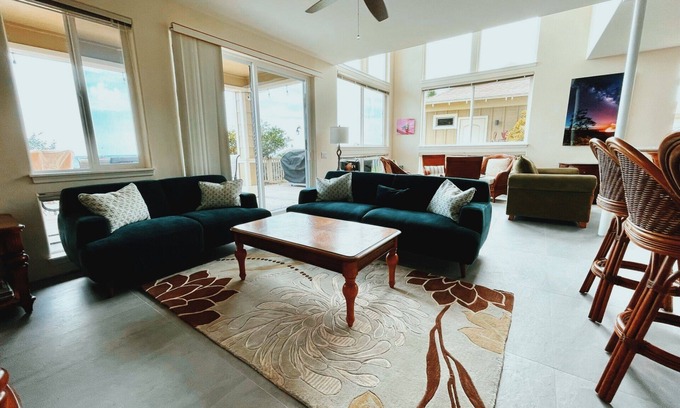 Kailua-Kona House | Alii Cove J-4 - Beautiful upgraded Townhome at the top of Alii Cove overlooking the ocean.
