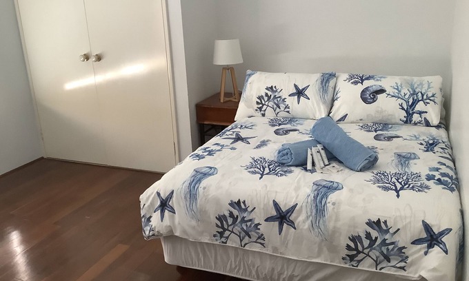 Eneabba House | AliMac's Beach Shack Leeman Just 200mts from the beach & boat ramp