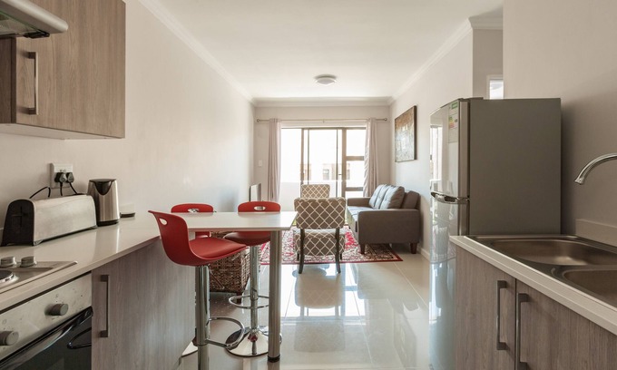 Greater Johannesburg Metropolitan Area Apartment | #AlimamaSpaces: The Rand Haven